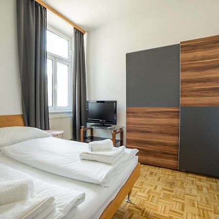 וינה Two Bedrooms Family Nice Apartment מראה חיצוני תמונה