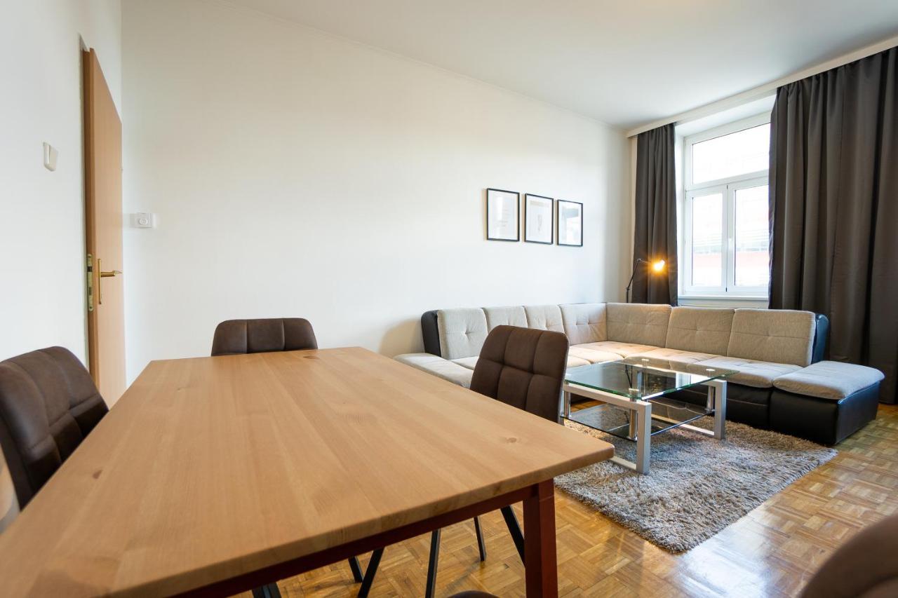 וינה Two Bedrooms Family Nice Apartment מראה חיצוני תמונה