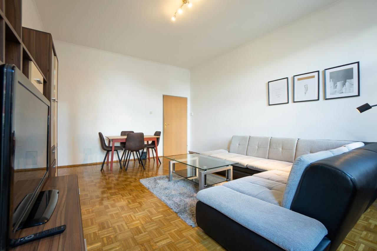 וינה Two Bedrooms Family Nice Apartment מראה חיצוני תמונה