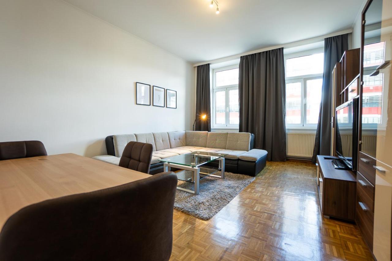 וינה Two Bedrooms Family Nice Apartment מראה חיצוני תמונה