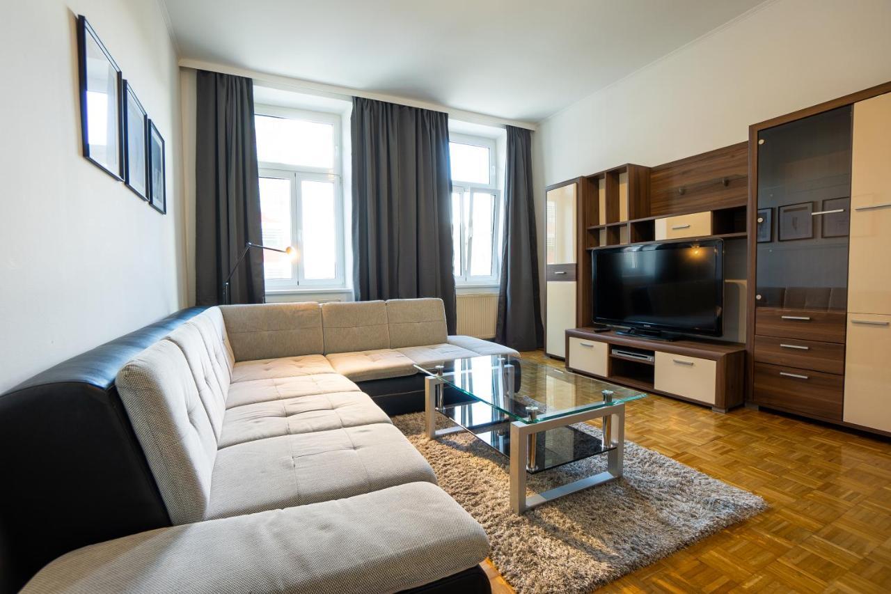 וינה Two Bedrooms Family Nice Apartment מראה חיצוני תמונה