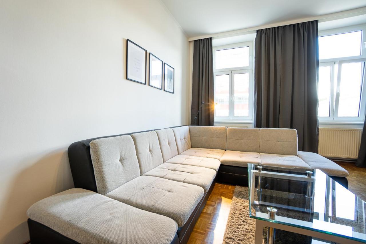 וינה Two Bedrooms Family Nice Apartment מראה חיצוני תמונה