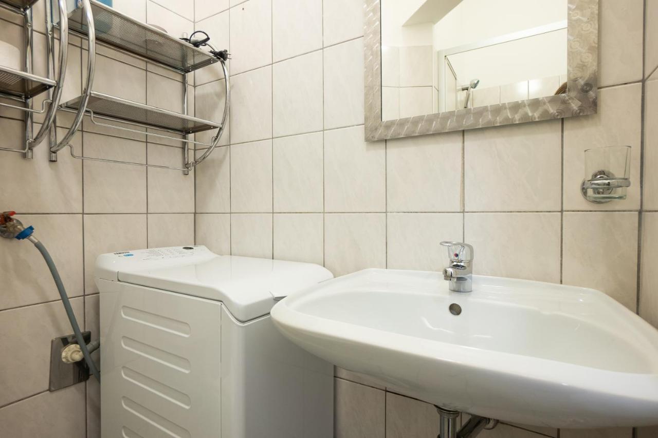 וינה Two Bedrooms Family Nice Apartment מראה חיצוני תמונה